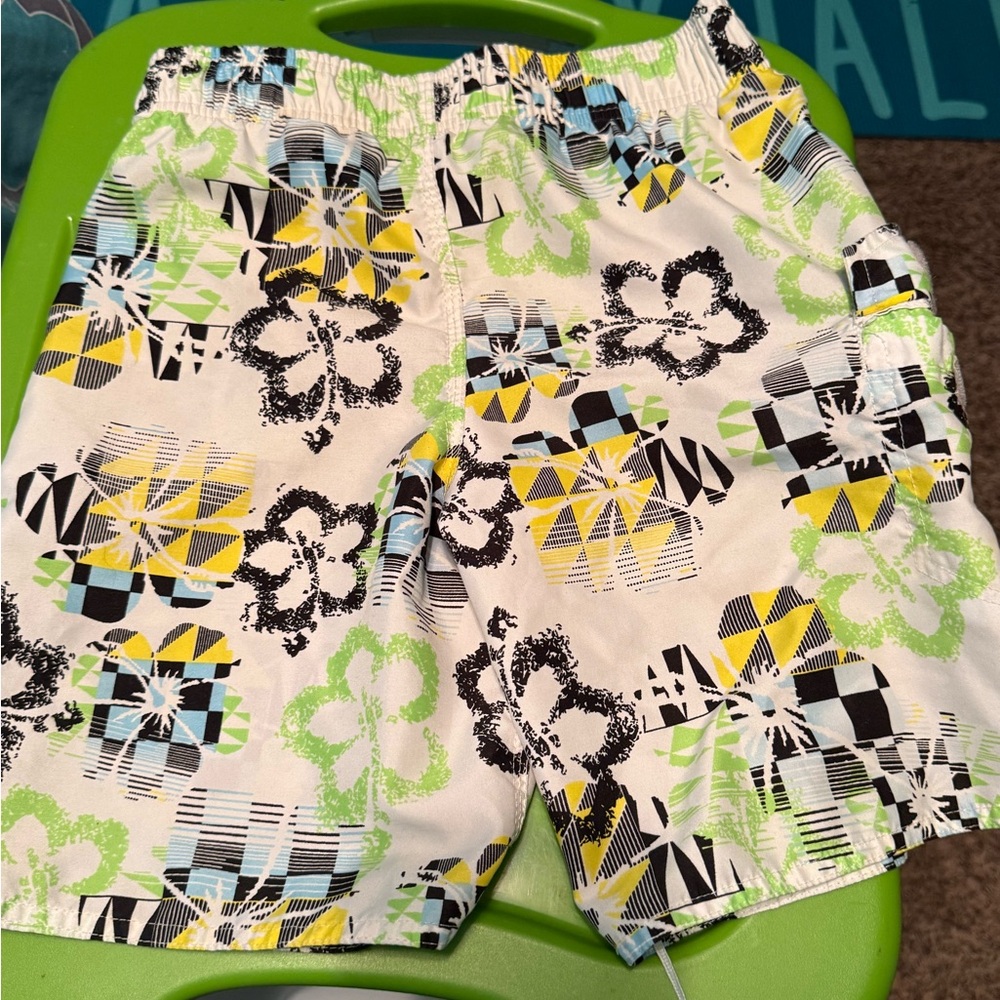 2 pair boys swim trunks - Picture 10 of 11
